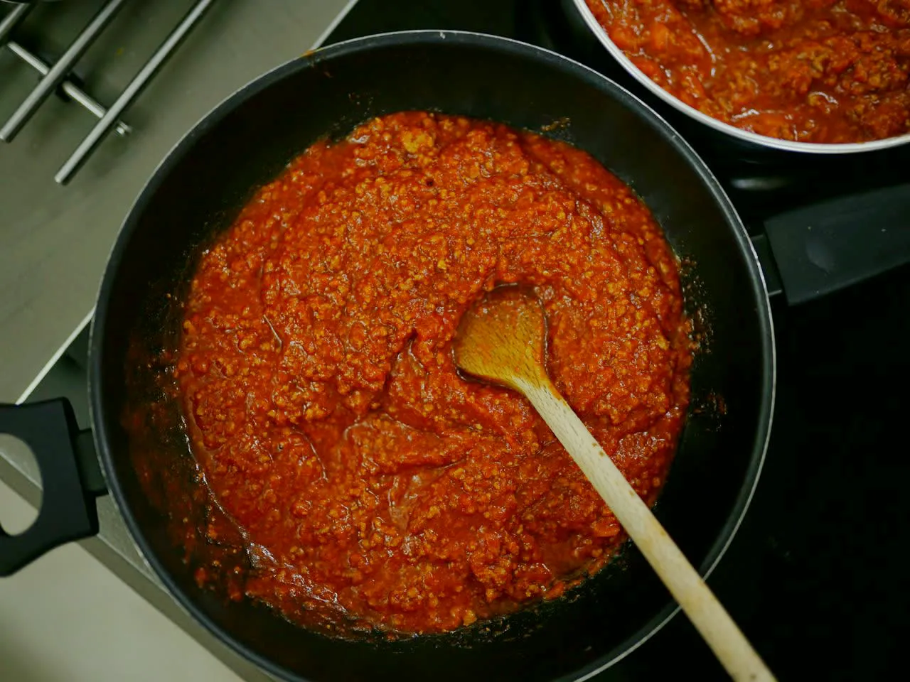 Tagliatelle-al-Ragù-Kochkurs in Como – Pasta von Hand mit dem Nudelholz ausgerollt